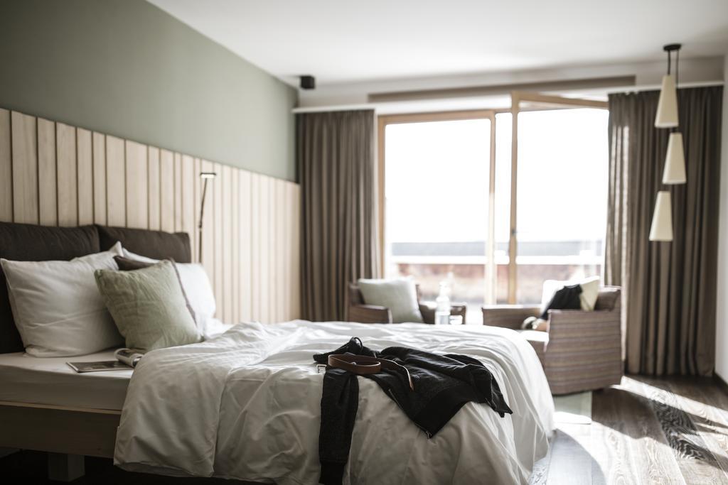 Hotel Weisses Kreuz Burgusio Habitación foto